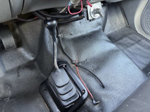 Used 2006 Ford F250 XL image 25