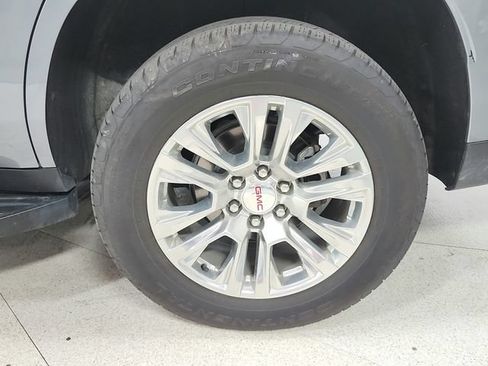Used 2025 GMC Yukon Denali RWD image 14