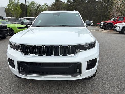 Used 2025 Jeep Grand Cherokee L Overland w/ Luxury Tech Group IV image 3