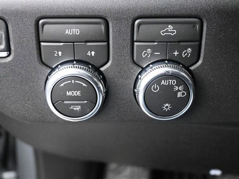 New 2026 GMC Sierra 1500 SLE w/ Preferred Package image 34