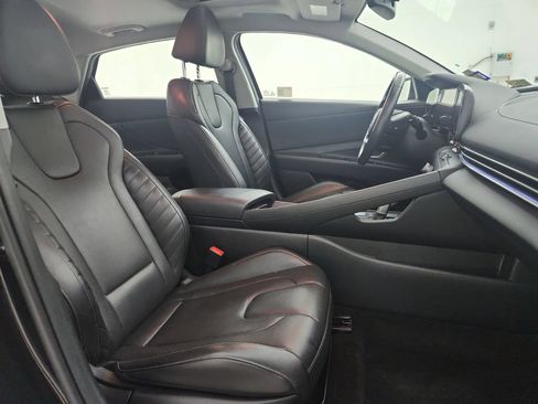 Used 2025 Hyundai Elantra Limited FWD image 36