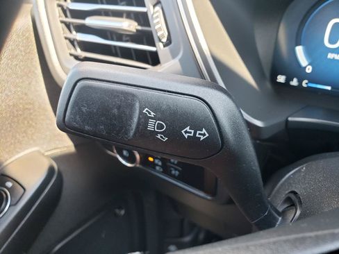 Used 2023 Ford Escape Platinum w/ Premium Technology Package AWD/4WD image 23
