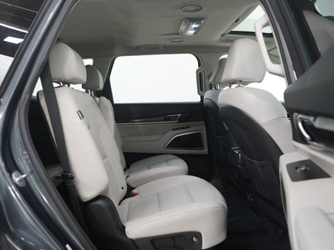 Used 2023 Kia Telluride S w/ S Sunroof Package image 15