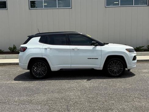 Used 2024 Jeep Compass Limited w/ Driver Assist Group I AWD/4WD image 2