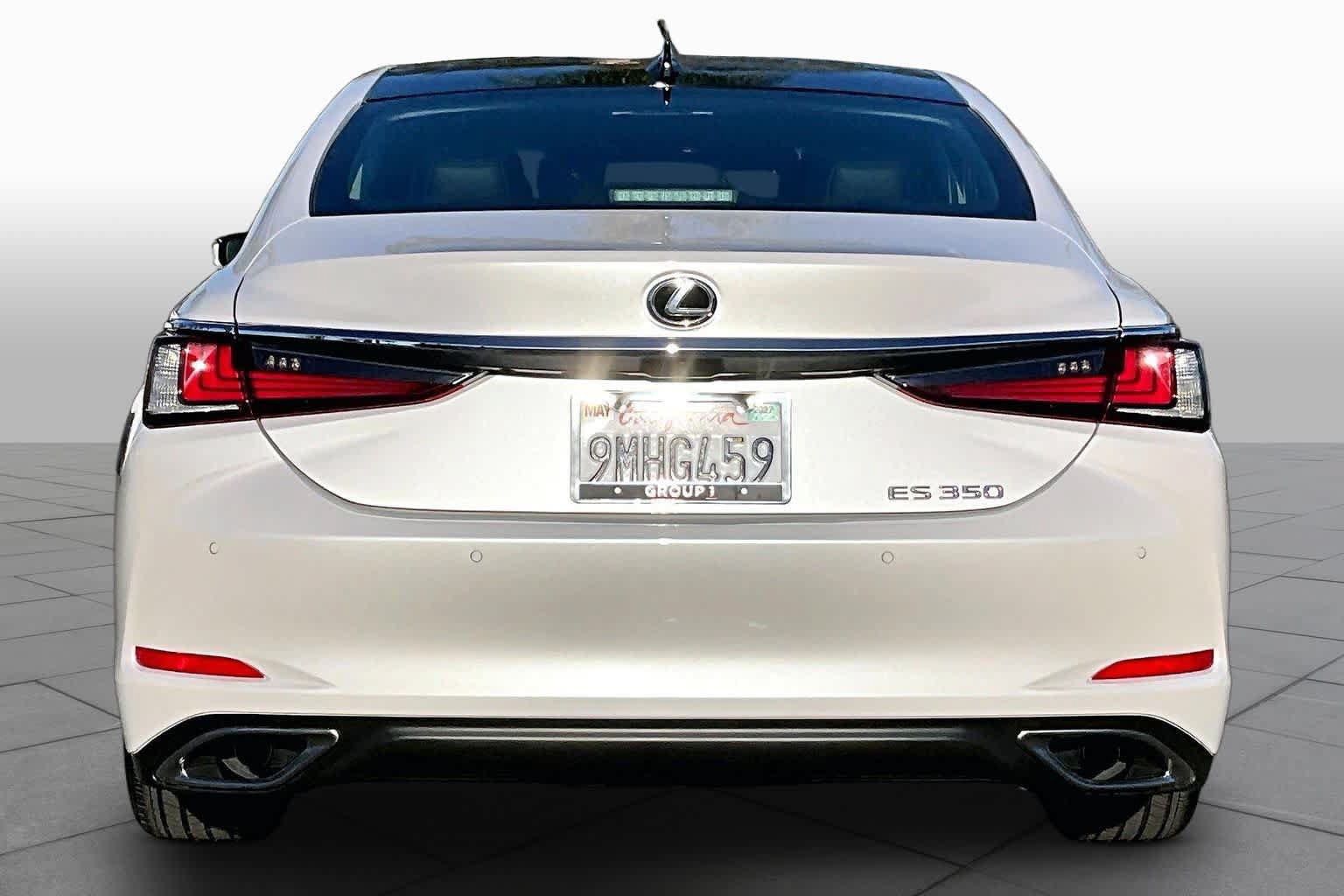 Used 2024 Lexus ES 350 w/ Premium Package FWD image 4