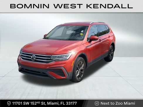 Used 2023 Volkswagen Tiguan SE image 3