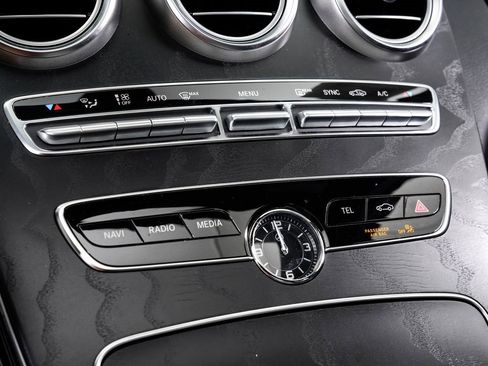 Used 2019 Mercedes-Benz C 300 Sedan image 17