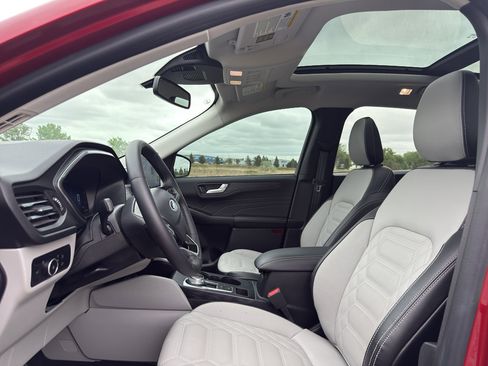 Used 2023 Ford Escape Platinum w/ Premium Technology Package image 11