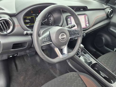 Used 2024 Nissan Kicks SR FWD image 3