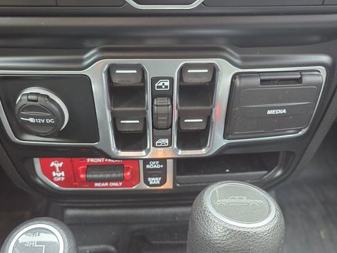 Used 2022 Jeep Gladiator Rubicon w/ Trailer Tow Package image 70