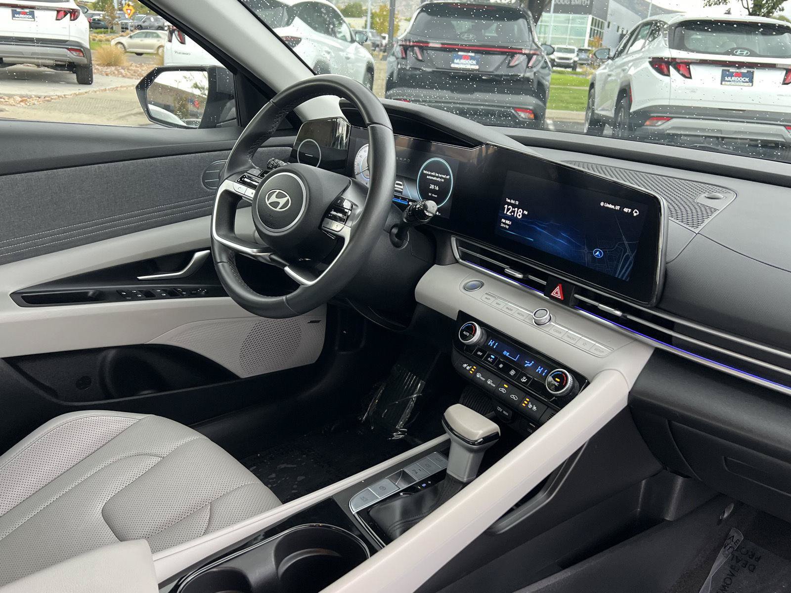 Certified 2024 Hyundai Elantra Limited FWD image 3