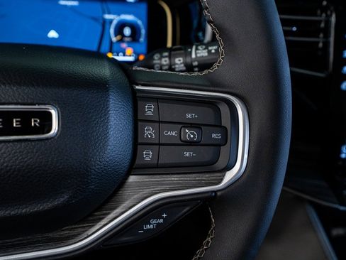 Used 2023 Jeep Wagoneer Series III w/ Preferred Equipment Group image 45