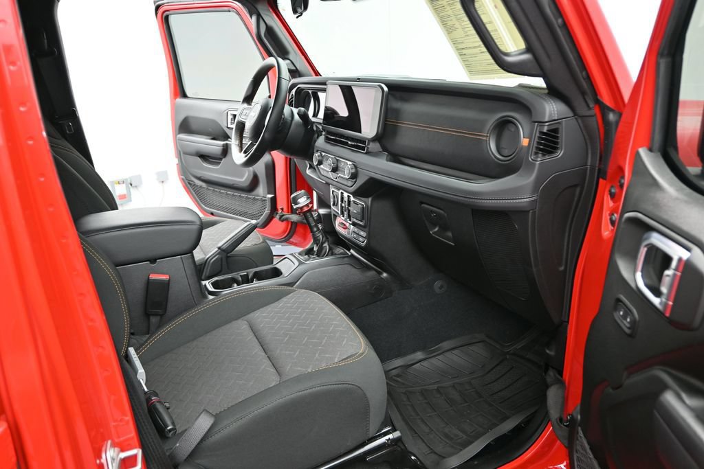Used 2024 Jeep Gladiator Mojave AWD/4WD image 6