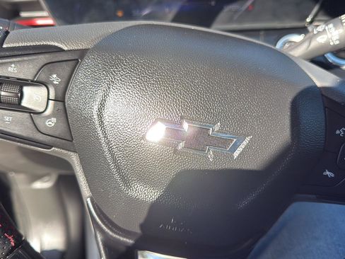 Used 2025 Chevrolet Trax RS w/ Driver Confidence Package FWD image 17