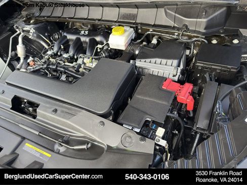 Used 2024 Nissan Pathfinder SV image 36