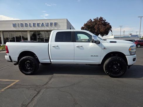 Used 2023 RAM 2500 Laramie AWD/4WD image 2