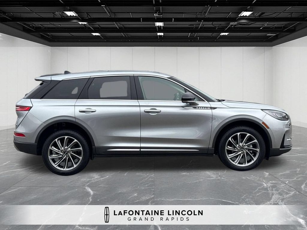 Certified 2024 Lincoln Corsair AWD w/ Equipment Group 101A image 6