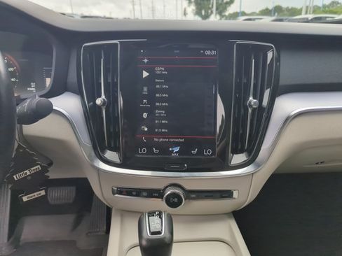 Used 2019 Volvo S60 T6 Momentum w/ Premium Package AWD/4WD image 17