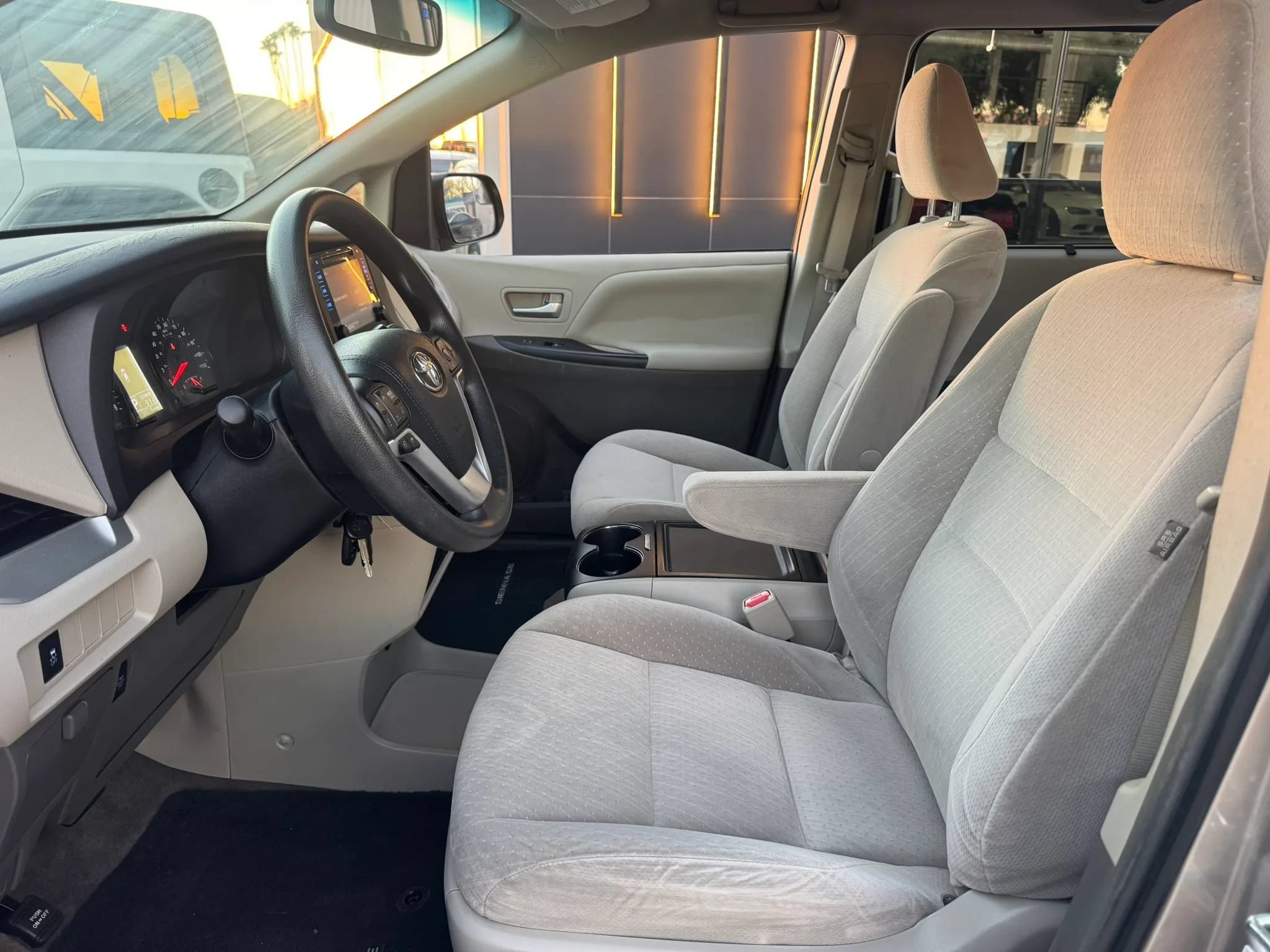 Used 2015 Toyota Sienna LE FWD image 10