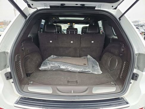 Used 2018 Jeep Grand Cherokee Overland image 11