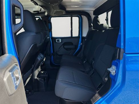 New 2026 Jeep Gladiator Mojave image 15