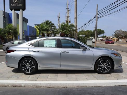 Used 2025 Lexus ES 350 w/ Premium Package image 4