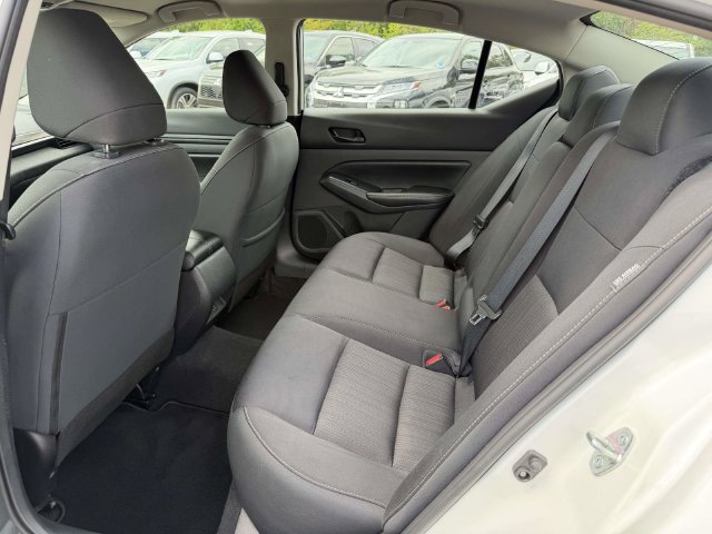 Used 2024 Nissan Altima 2.5 SV FWD image 13