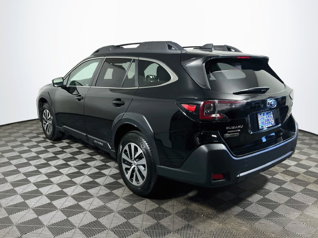 Used 2024 Subaru Outback Premium AWD/4WD image 5