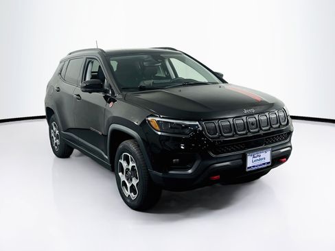 Used 2022 Jeep Compass Trailhawk w/ Trailhawk Elite Group AWD/4WD image 3