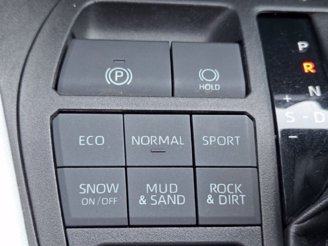Used 2020 Toyota RAV4 XLE w/ Convenience Package AWD/4WD image 12