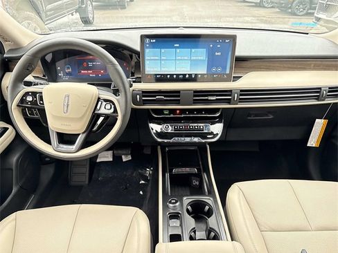 New 2026 Lincoln Corsair Reserve image 16