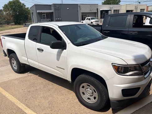 Used 2020 Chevrolet Colorado W/T w/ WT Convenience Package AWD/4WD image 2