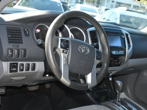 Used 2014 Toyota Tacoma PreRunner image 8
