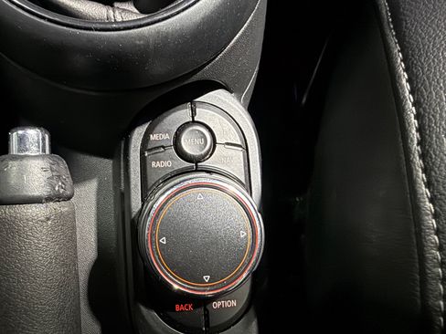 Used 2018 MINI Cooper S FWD image 35