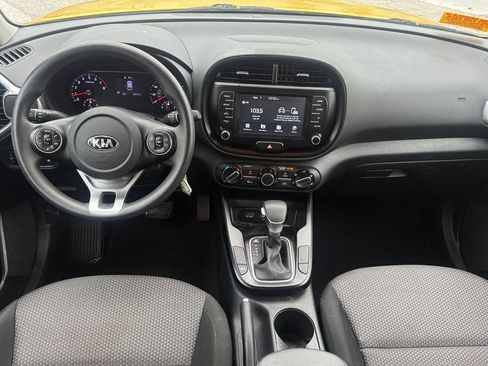 Used 2020 Kia Soul LX FWD image 14