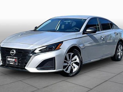 Certified 2024 Nissan Altima 2.5 S FWD image 1