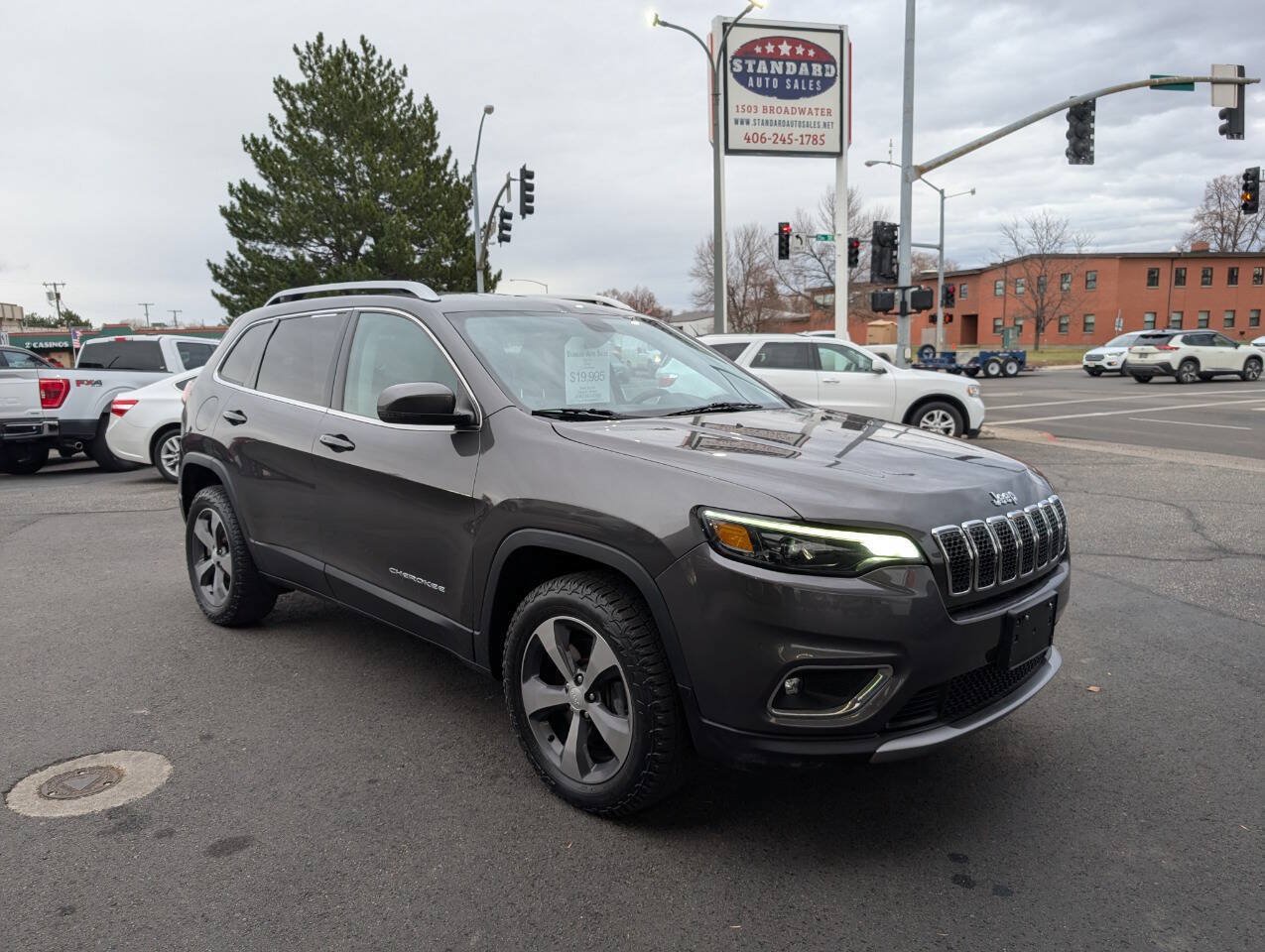 Used 2019 Jeep Cherokee Limited w/ Trailer Tow Group AWD/4WD image 1