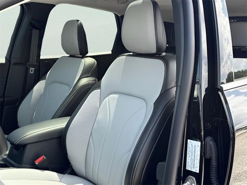 New 2025 Ford Escape SE w/ PHEV Premium Package image 16