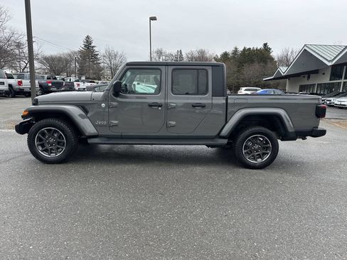 Used 2021 Jeep Gladiator Overland w/ LED Lighting Group AWD/4WD image 2