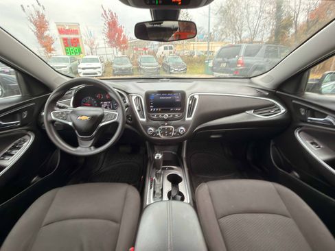 Used 2019 Chevrolet Malibu LT image 11