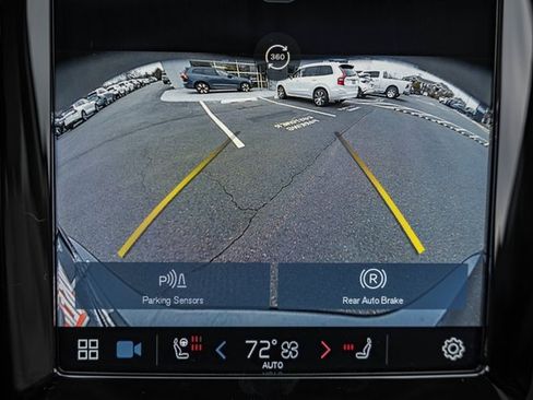 Used 2023 Volvo XC60 B5 Ultimate w/ Climate Package image 38