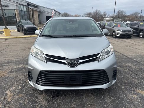Used 2020 Toyota Sienna LE image 9