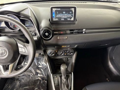 Used 2017 Toyota Yaris iA image 47