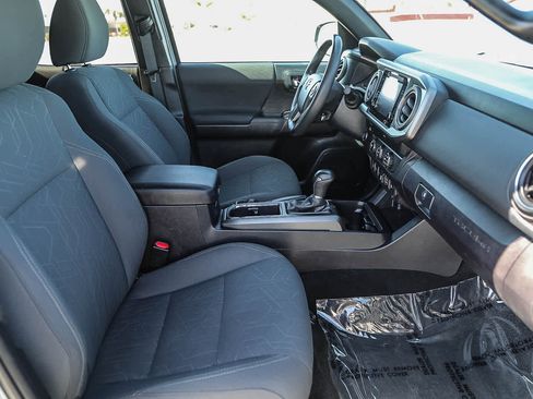 Certified 2019 Toyota Tacoma TRD Sport w/ Technology Package image 16