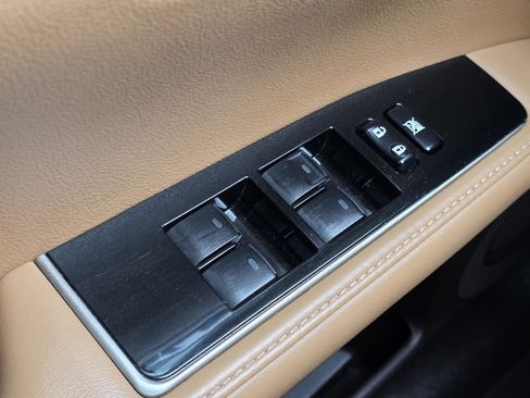 Used 2018 Lexus ES 350 w/ Premier Package image 9