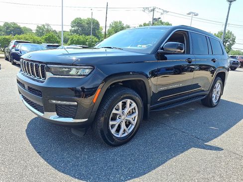 Used 2022 Jeep Grand Cherokee L Limited AWD/4WD image 3