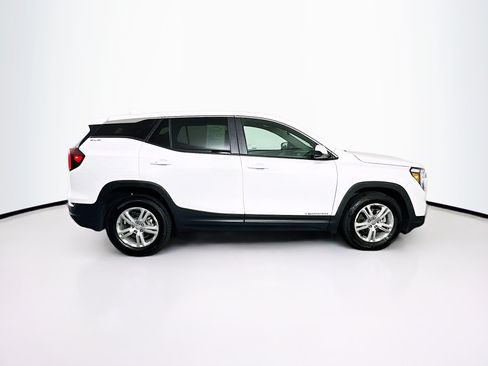 Used 2024 GMC Terrain SLE FWD image 10