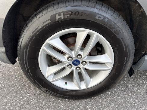 Used 2015 Ford Edge SEL image 9