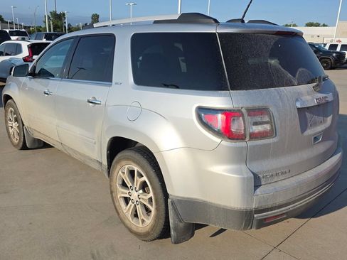 Used 2016 GMC Acadia SLT FWD image 3