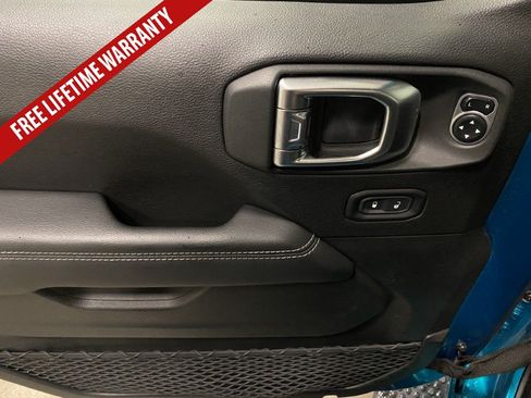 Used 2019 Jeep Wrangler Unlimited Sahara AWD/4WD image 29